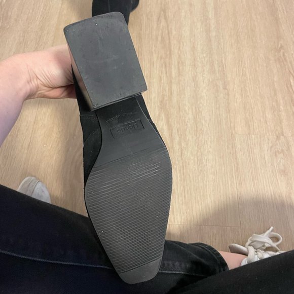 Blondo Waterproof Black Suede Bootie - 9 - Picture 6 of 8